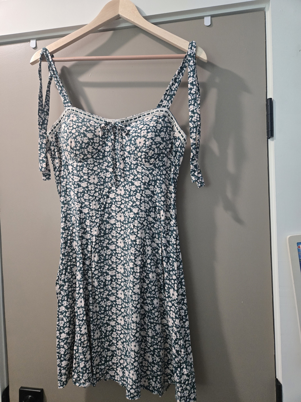 As U Wish Green Floral Tie Strap Mini Dress Size Large